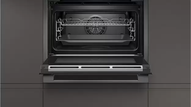 Компактный духовой шкаф с функцией добавления пара Neff C17FS22G0