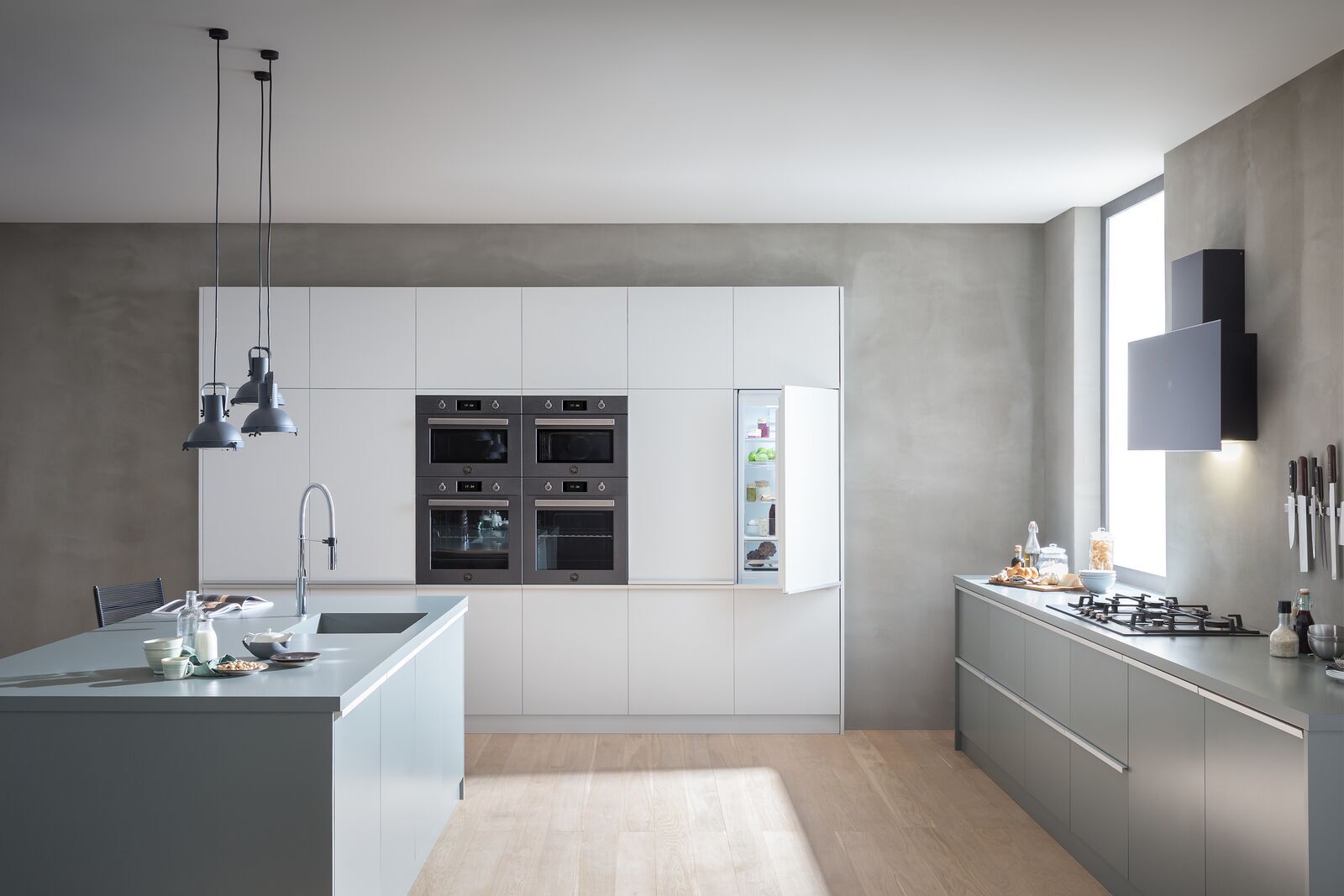 Встраиваемый холодильник 60 см Bertazzoni REF604BBNPTC